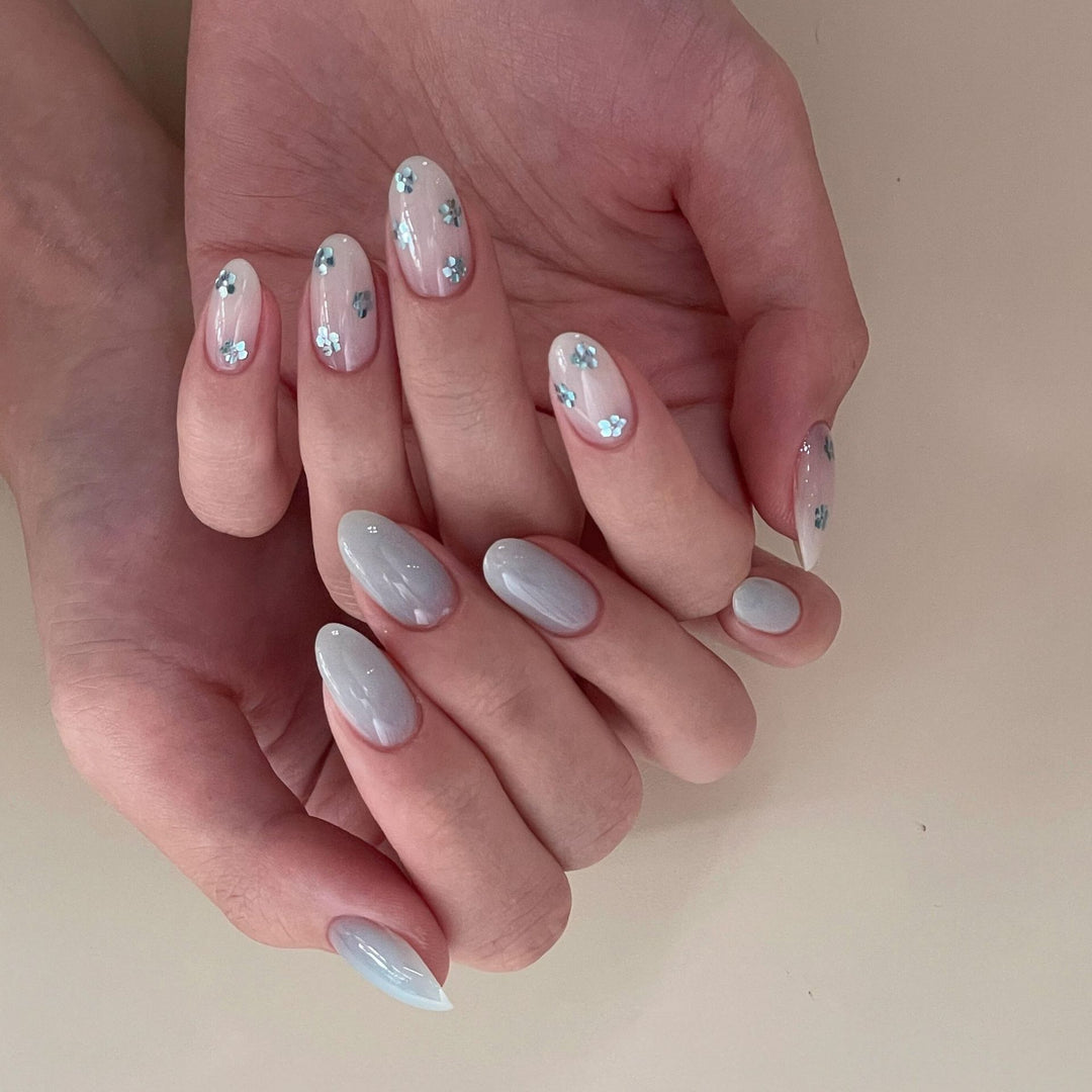 Artificial Nails with Elegant Blue Accents Stornfield