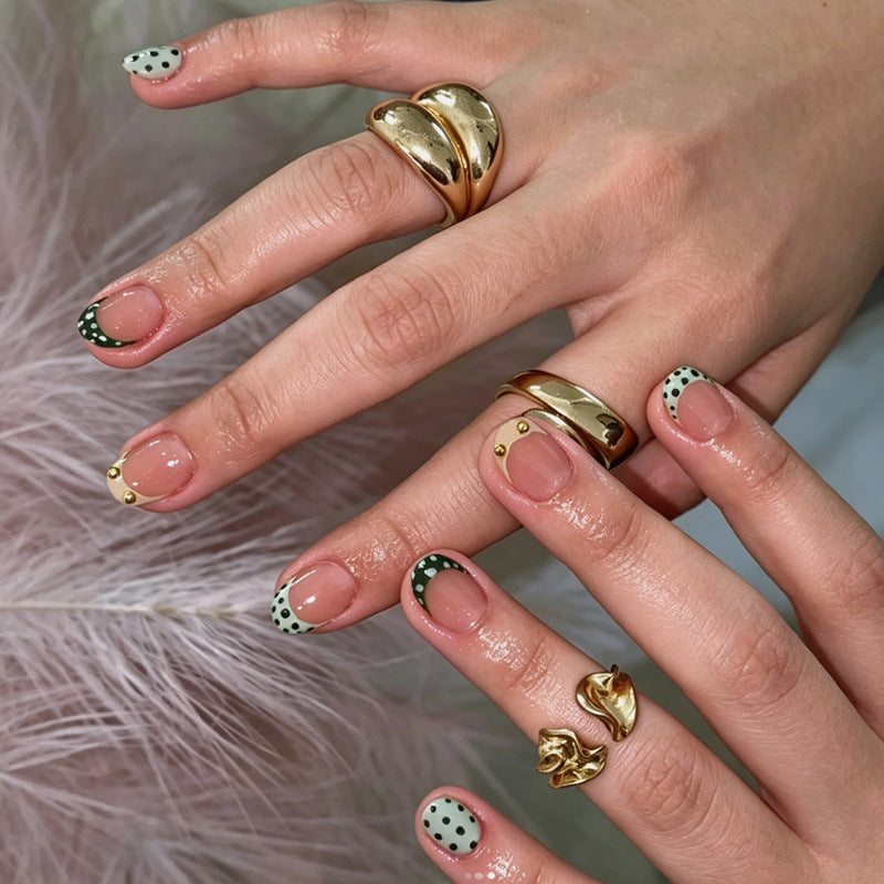 Artificial nail set with creative dot and glitter design Stornfield