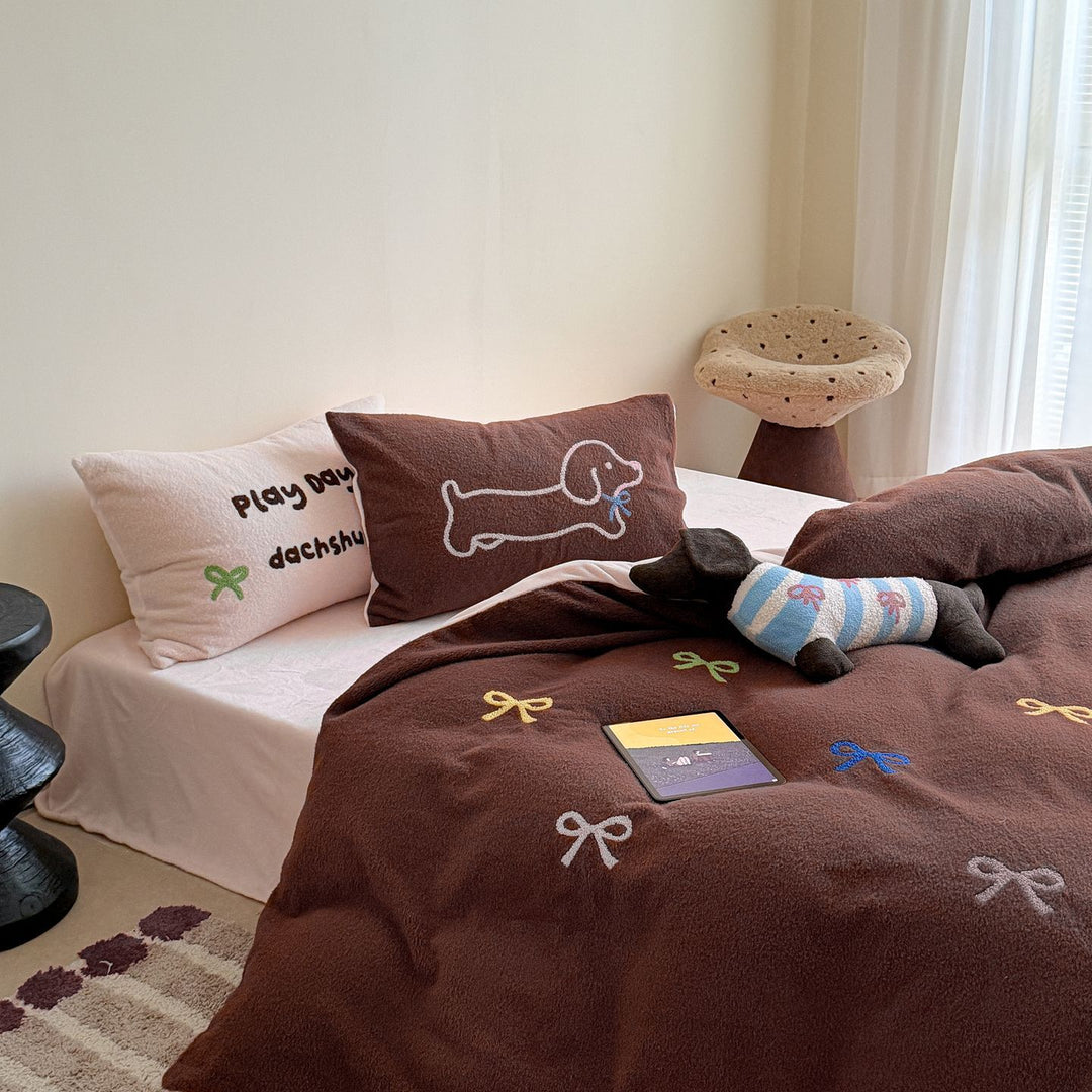 Plush Sherpa Duvet Cover and Pillowcase Set with Embroidered Sheep and Star Appliqué