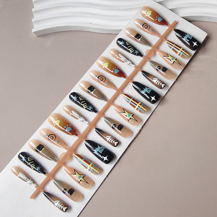 Artifical nails with creative animal motifs and playful designs Stornfield