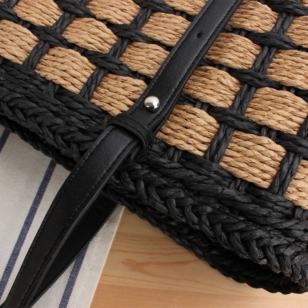 Hand-knotted tote bag made of natural material with elegant leather handles Stornfield