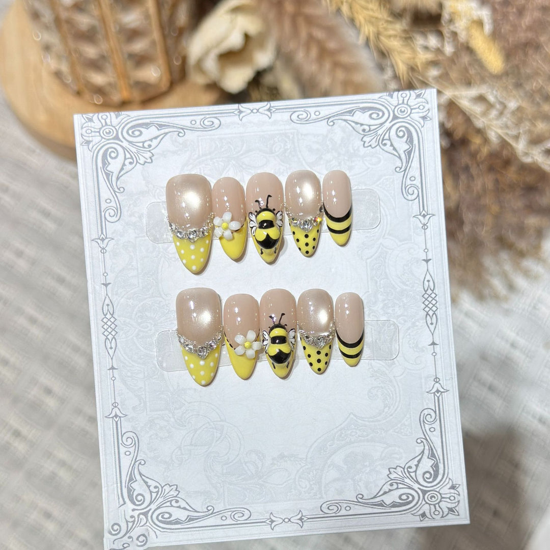 Artistic Bee-Themed Press-On Nail Set Stornfield
