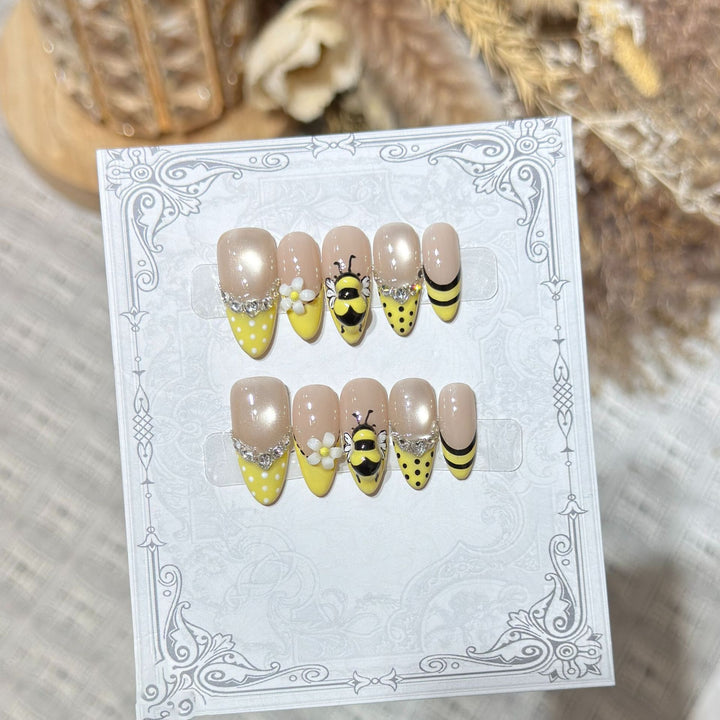 Artistic Bee-Themed Press-On Nail Set Stornfield