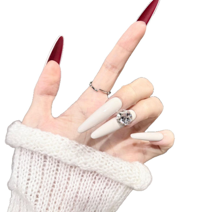Artificial nails with elegant glitter accent Stornfield