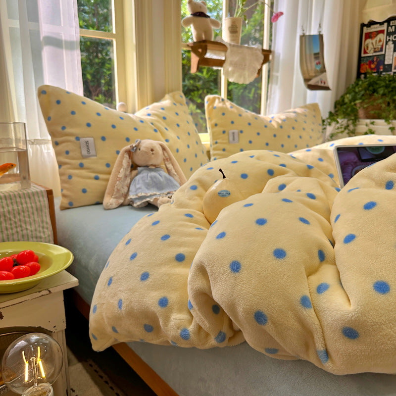 Cozy Polka Dot Fleece Blanket