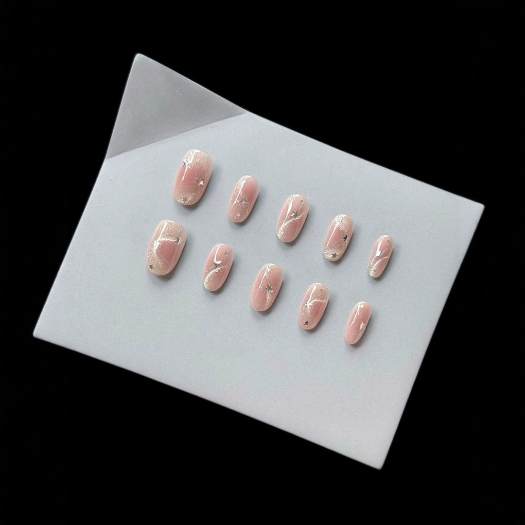 Decoratively Designed Press-On Nail Set
