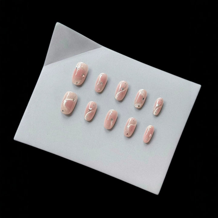 Decoratively Designed Press-On Nail Set
