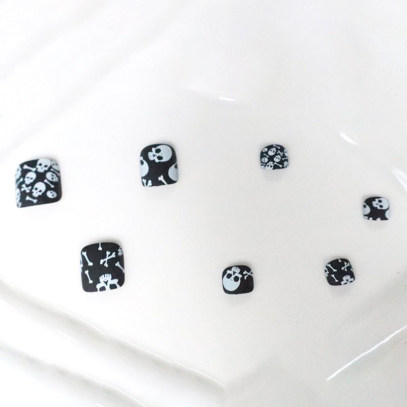 Skull Design Nail Art Stornfield