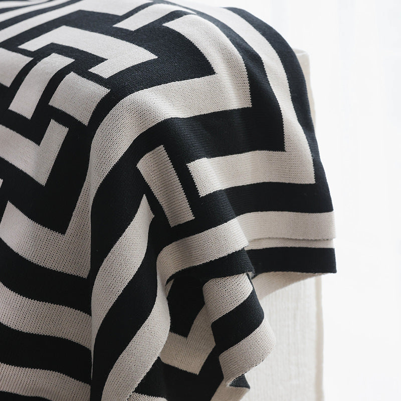 Geometric Pattern Decorative Bedspread