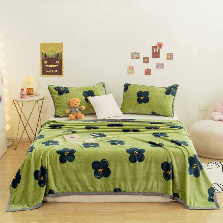Plush Floral Bedspread and Pillowcase Set
