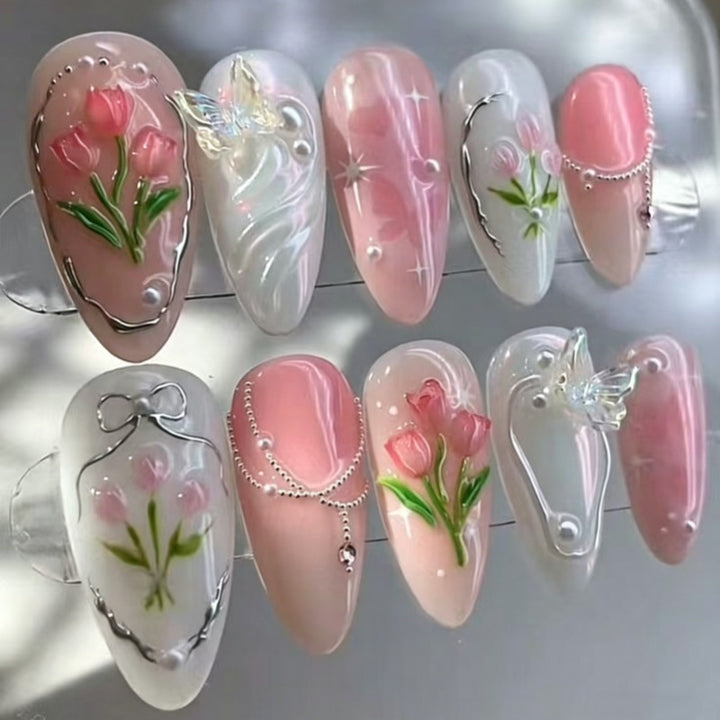 Artistic Floral and Star-Embellished Press-On Nail Set Stornfield