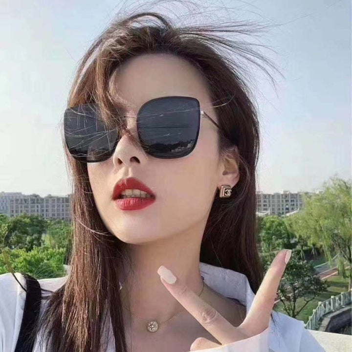 Women's modern square sunglasses with wide temples Stornfield