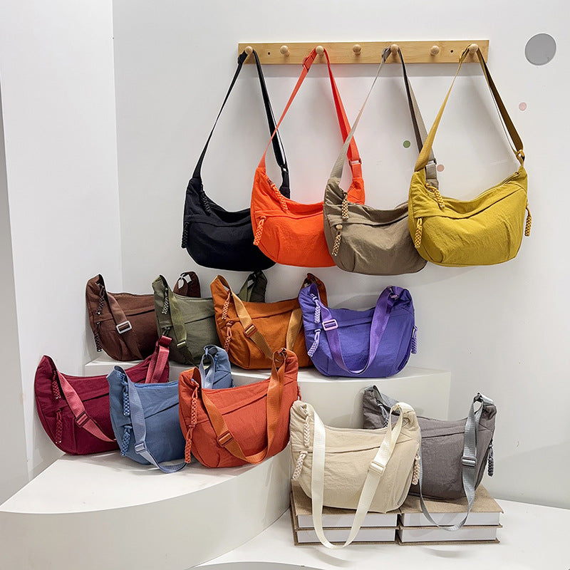 WoMulti-Pocket Lightweight Hobo Bag Stornfield