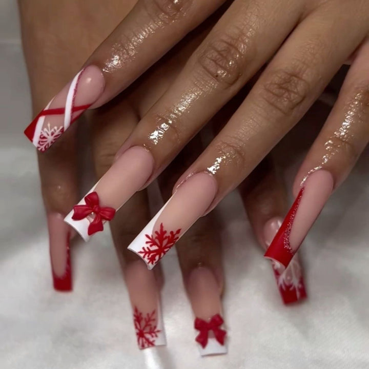 Festive Christmas Themed Press-On Nail Art Stornfield