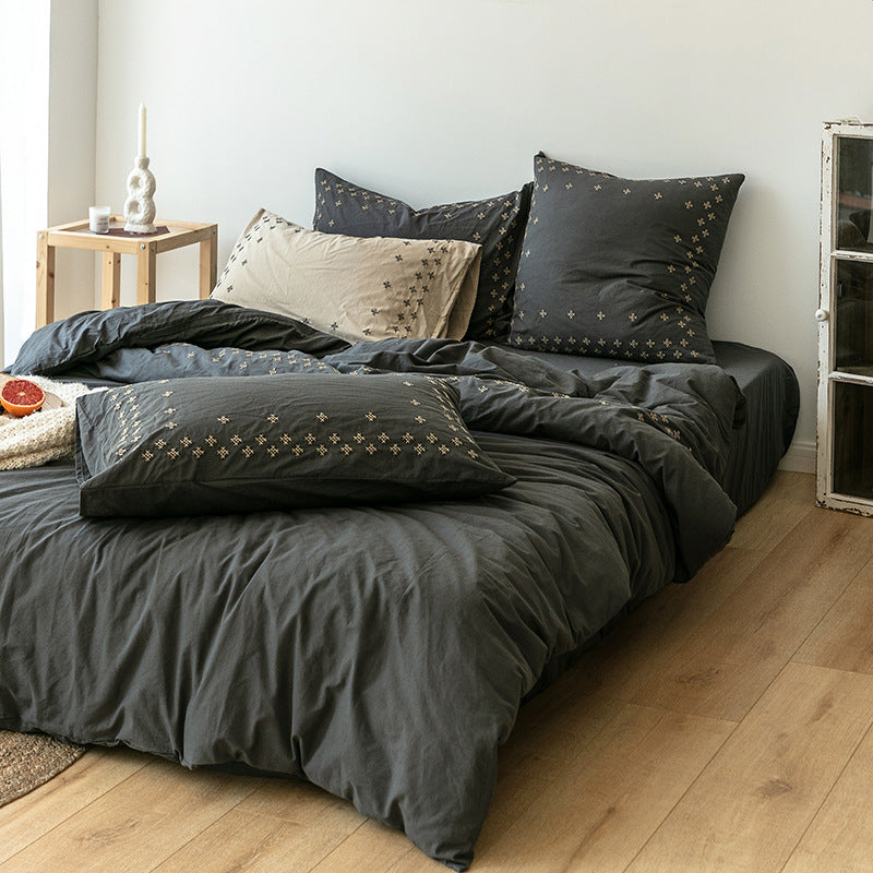 Bedding set made of cotton Renforcé with embroidered floral all-over and reversible function