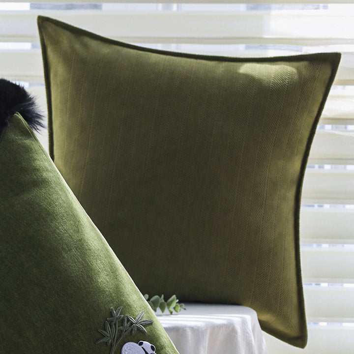 Decorative pillow in pyramid shape with animal design