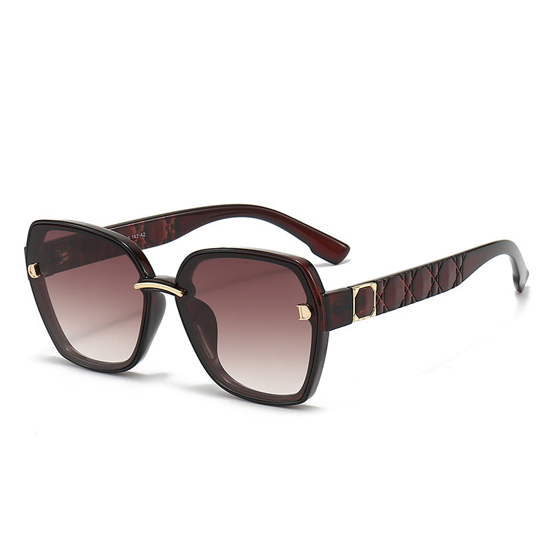 Ladies' sunglasses with a stylish, square frame and elegant details Stornfield
