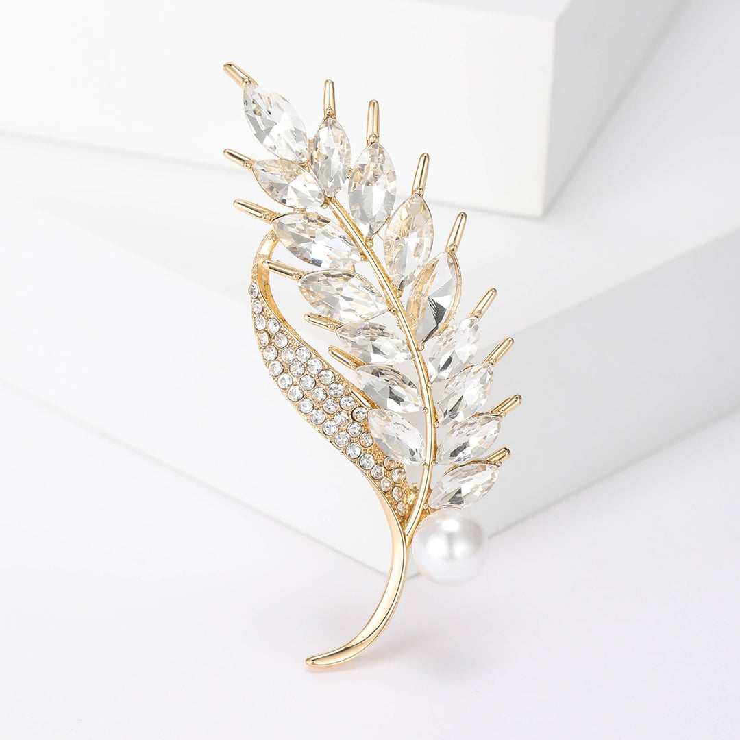 Elegant brooch with glitter stone and pearl Stornfield