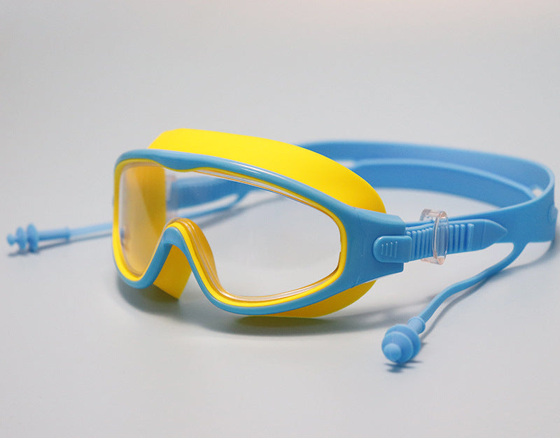 Snorkel mask with comprehensive field of view and comfortable silicone details Stornfield