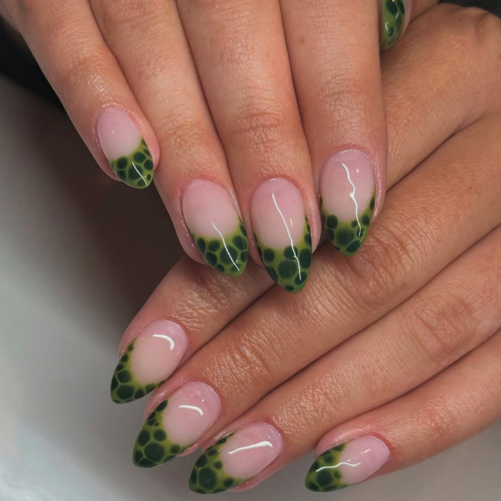 Artificial nails with Creative Leaf Design Stornfield