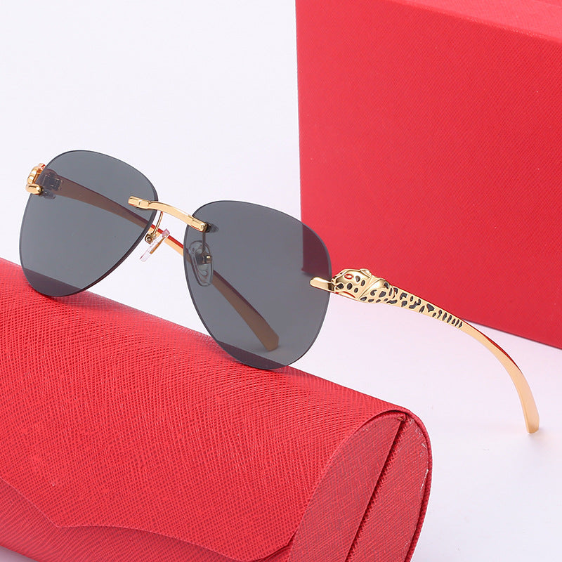Ladies elegant pilot sunglasses with luxurious gold frame and protective lenses Stornfield
