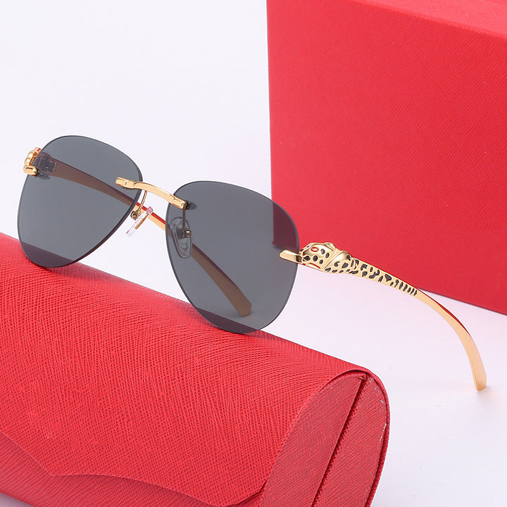 Ladies elegant pilot sunglasses with luxurious gold frame and protective lenses Stornfield