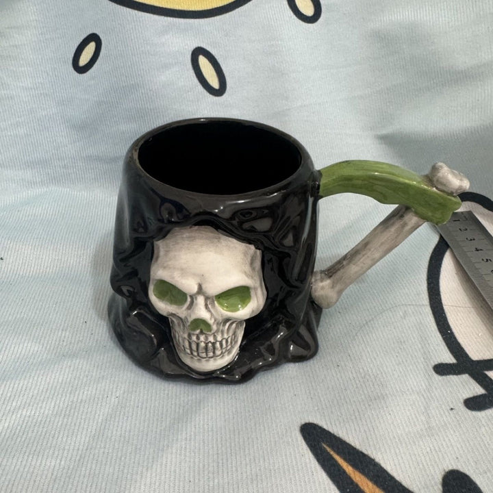 Creepy Skull Mug Stornfield