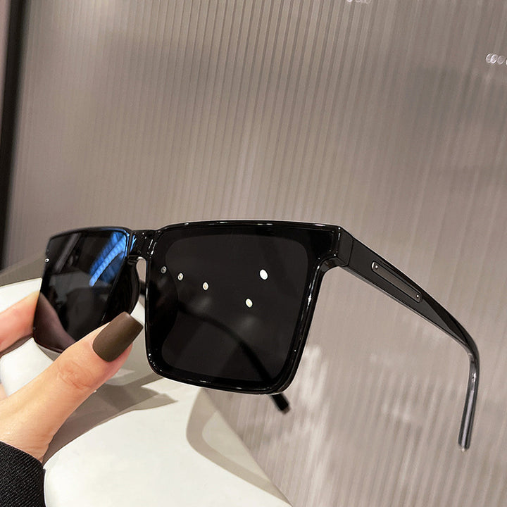 Ladies square sunglasses with modern, sturdy plastic frame Stornfield