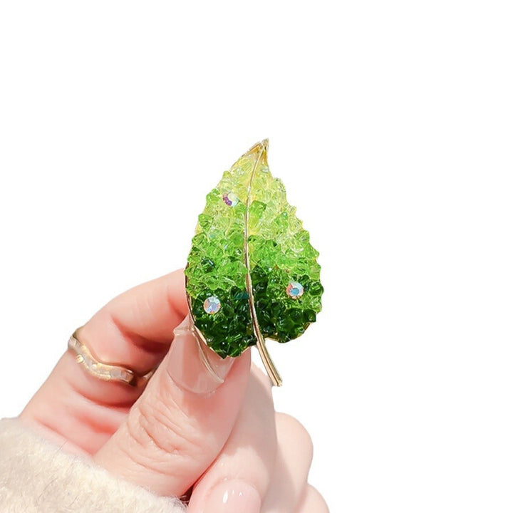 Elegant Leaf Brooch Stornfield