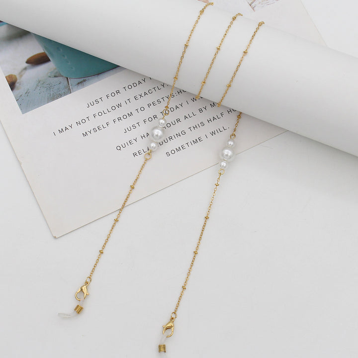 Elegant Pearl Chain Eyewear Holder Stornfield