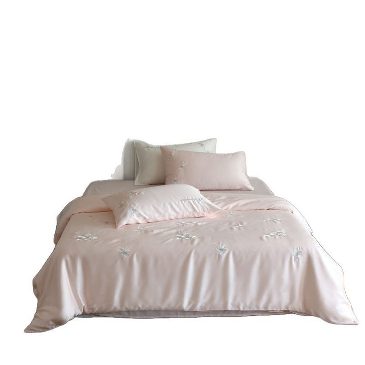 Luxurious embroidered cotton satin bedding set with floral embroidery and hotel closure