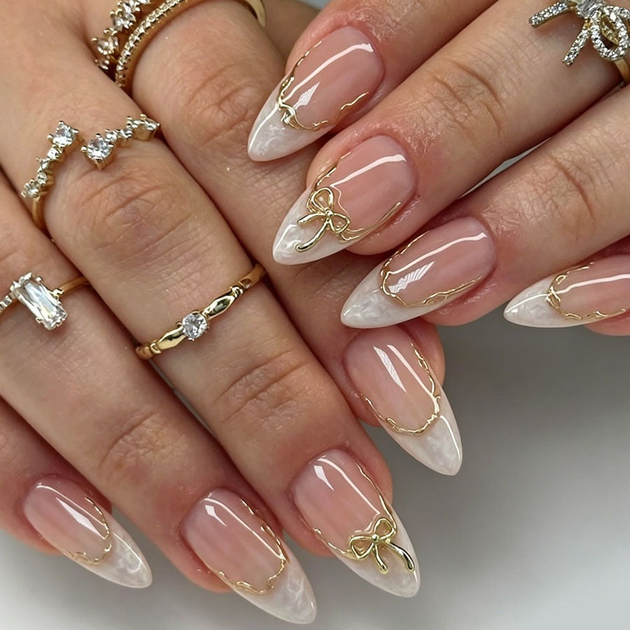 Stiletto Artificial Nail Set with Elegant Golden Accents Stornfield
