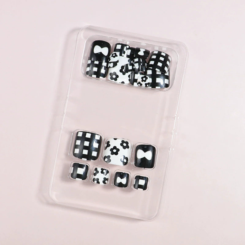 Creative Themed Press-On Nail Set Stornfield