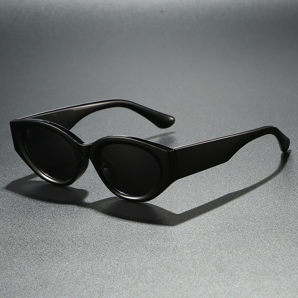 Women Cat-Eye Sunglasses with modern, transparent frame and UV protection Stornfield