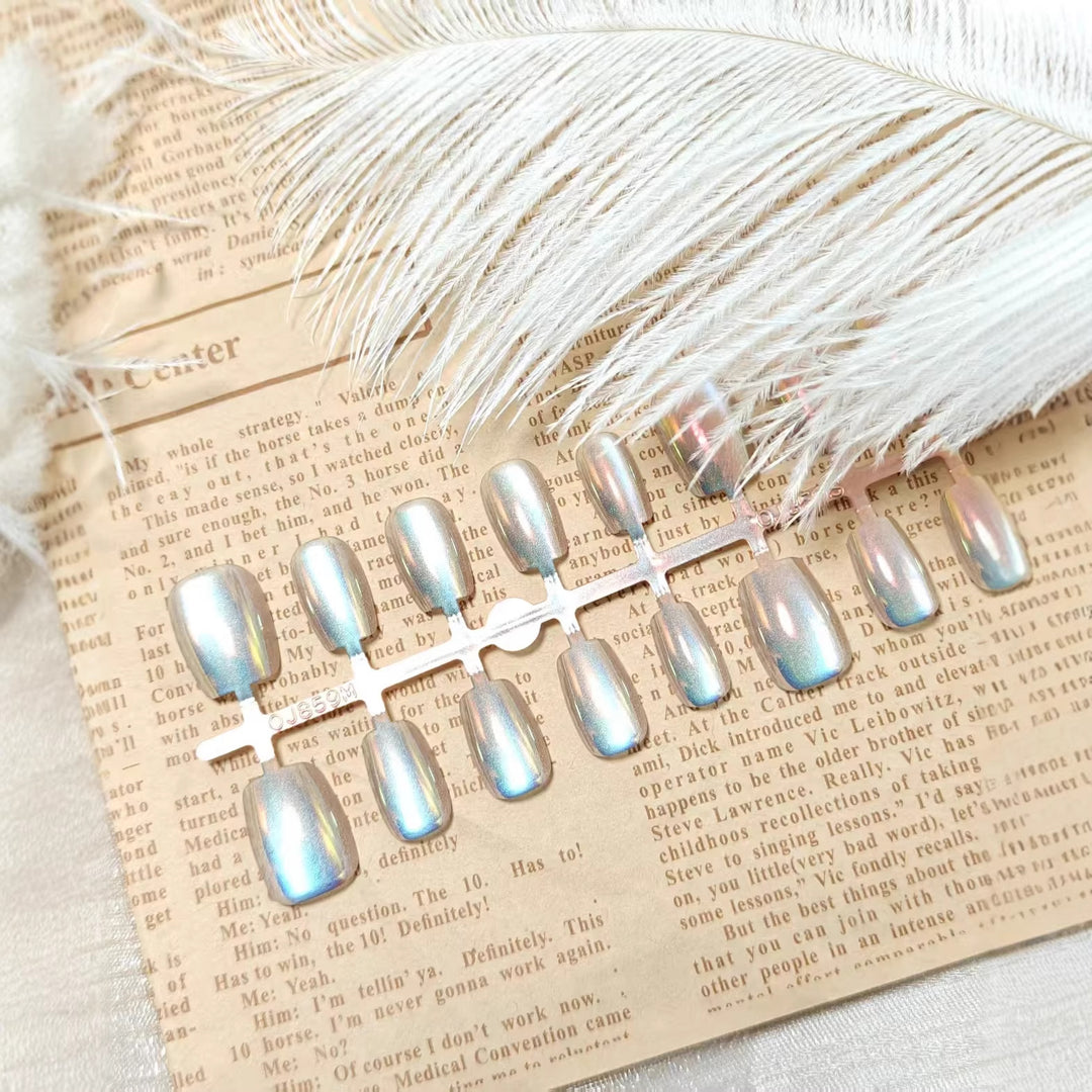 Shiny artificial nails Stornfield