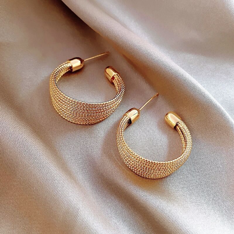 Fashionable and Elegant Earrings Stornfield
