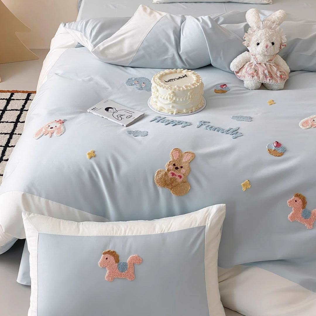 Cotton-Sateen Appliqué Bunny Duvet Cover Set with Contrast Border and Decorative Pillow Shams