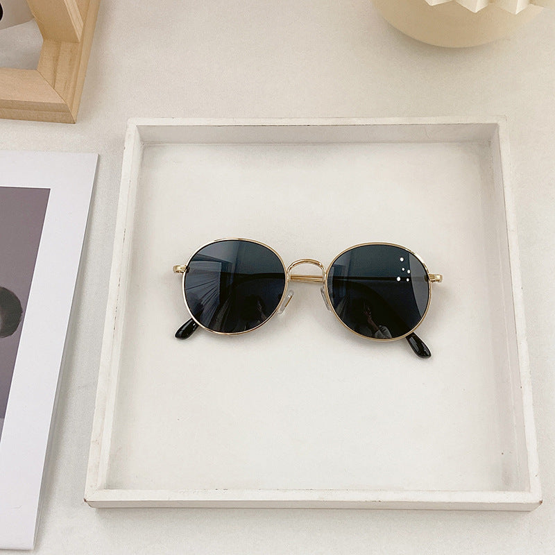 Fashion Round Sunglasses with Golden Frame Stornfield