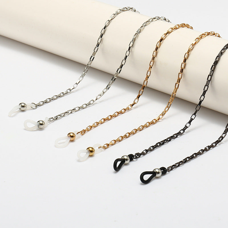 Fashionable Eyewear with Stylish Chain Stornfield