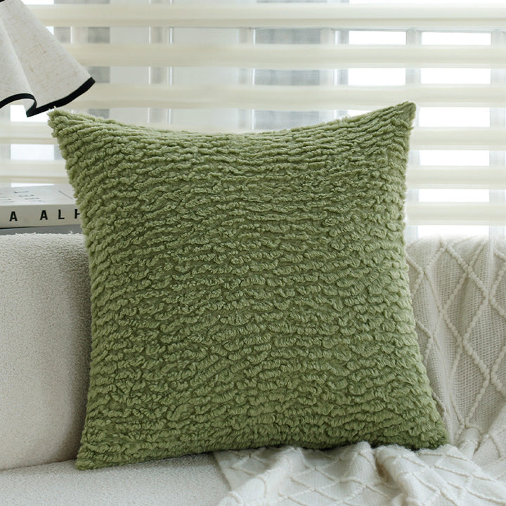 Decorative pillow with zigzag pattern