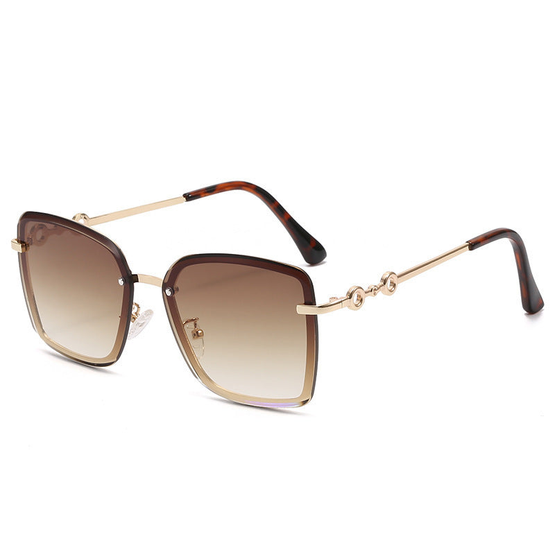 Women's square sunglasses with mirrored lenses and elegant detail Stornfield
