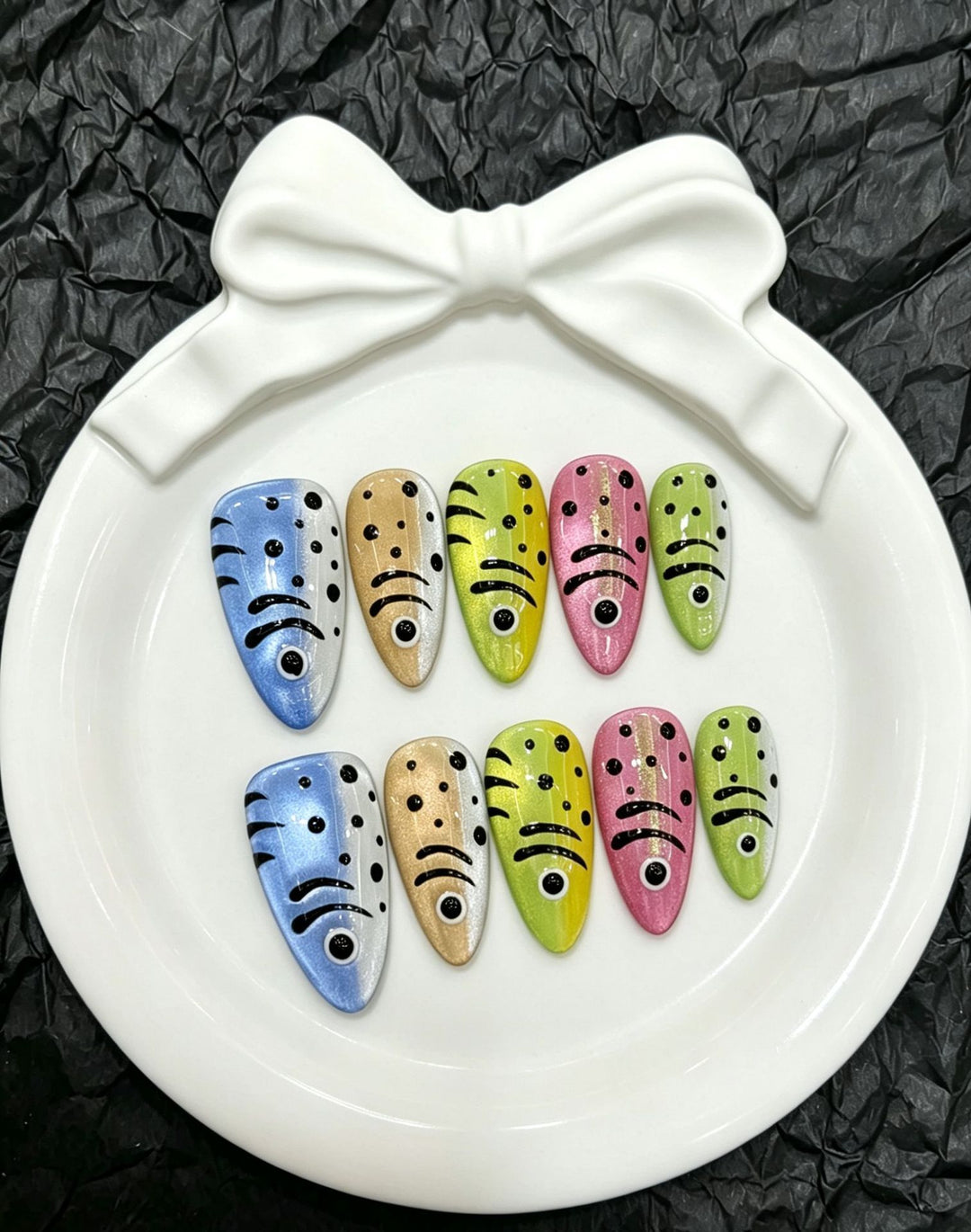 Artistic Press-On Nail Set with Unique Patterns