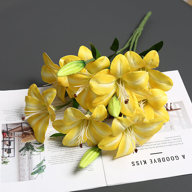 Realistic Lifelike Lily Flower Bouquet