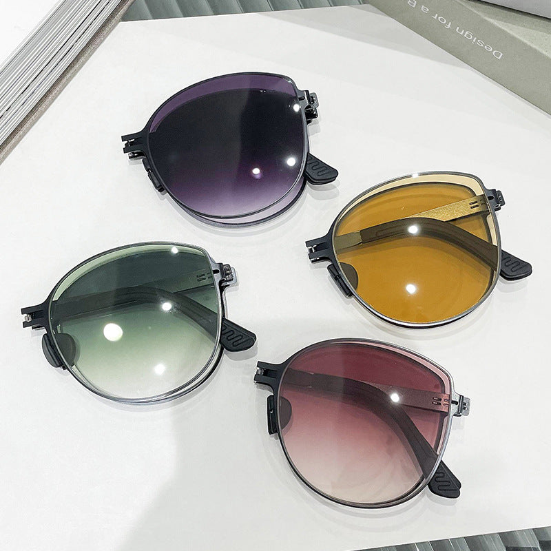Women's trendy oversized sunglasses in futuristic design Stornfield
