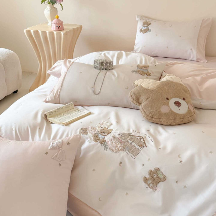 Luxurious children's bedding set made of cotton satin with teddy bear motif