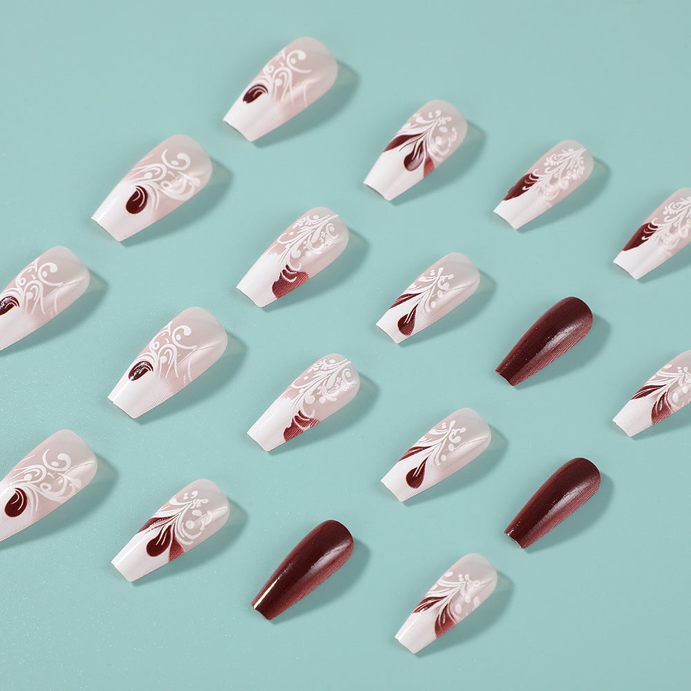 Artificial nails in elegant vintage design Stornfield