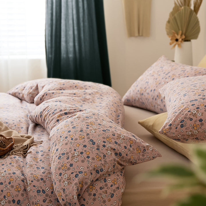 Bedding set with quilted light down filling, cotton blend and fine millefleurs print
