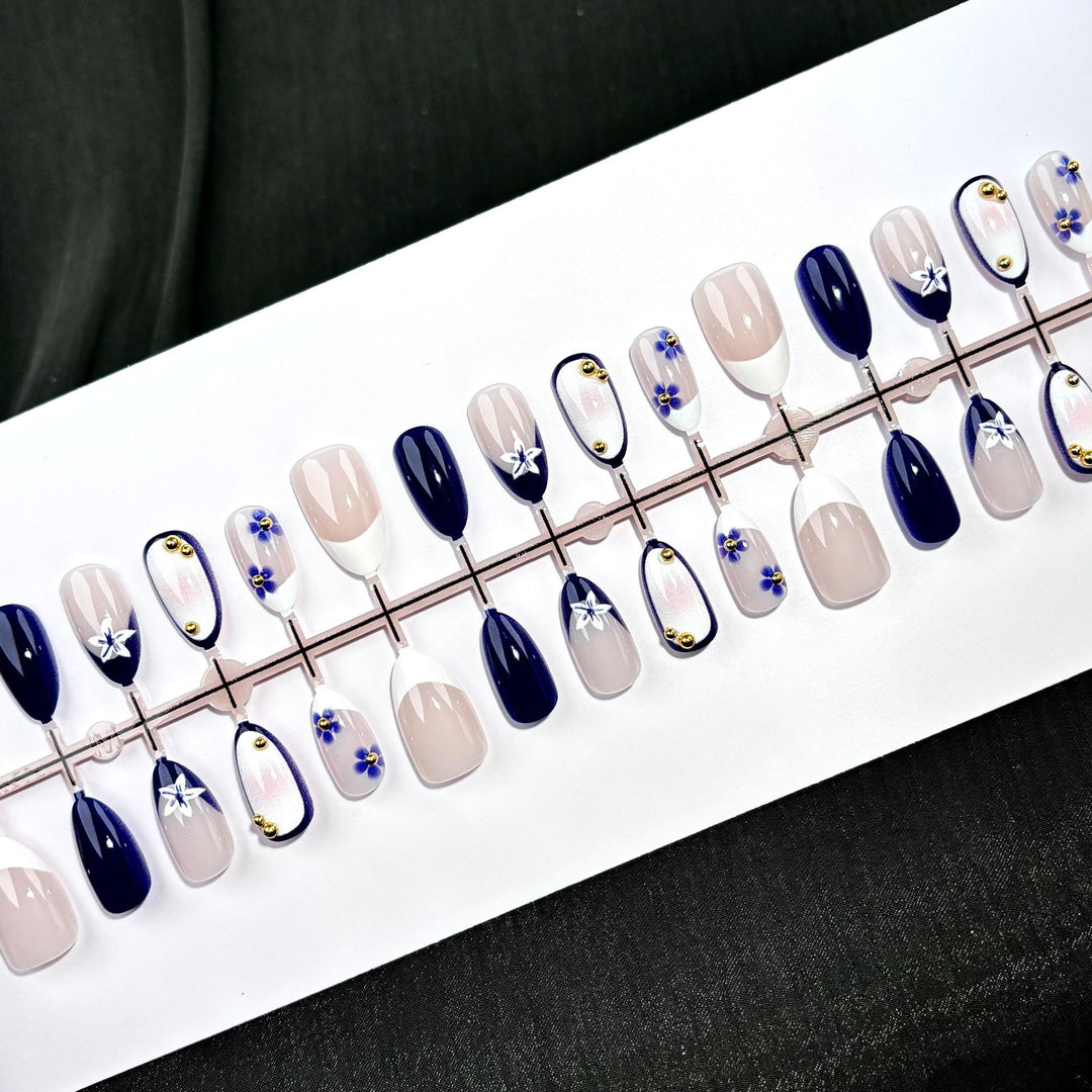 Elegant Floral and Star-Embellished Press-On Nail Set