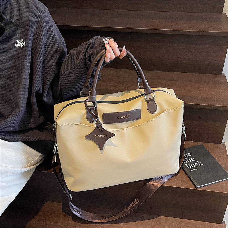 Elegant Travel Bag With Practical Compartments Stornfield