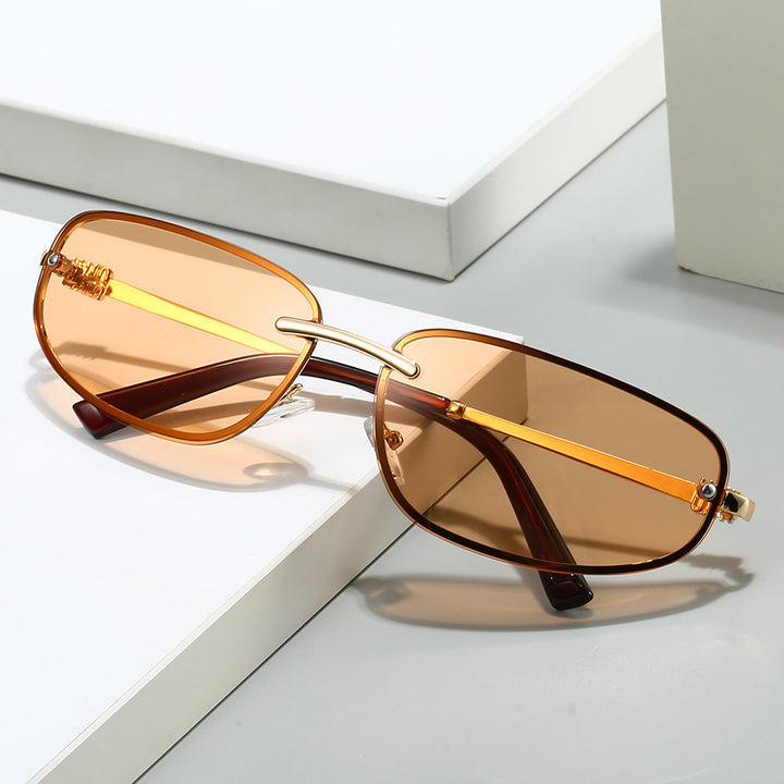Luxurious Vintage-Inspired Gradient Sunglasses Stornfield